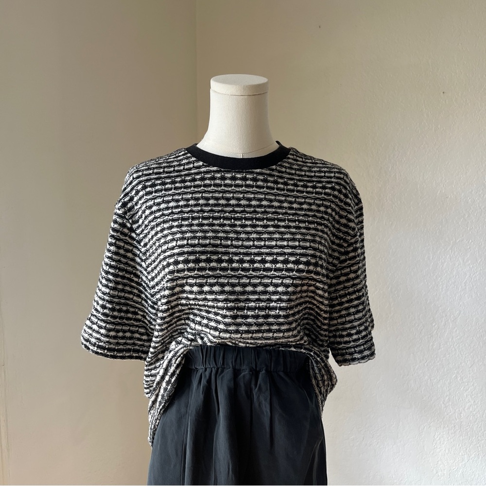 Zara Black and White knitted Short Sleeve Tee